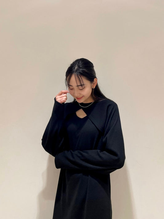 <b>クロップドトップス×ワンピースセット</b><br><font size="1">美シルエットのワンピースと、胸元が見えるクロップドトップスのセットアイテム。</font>