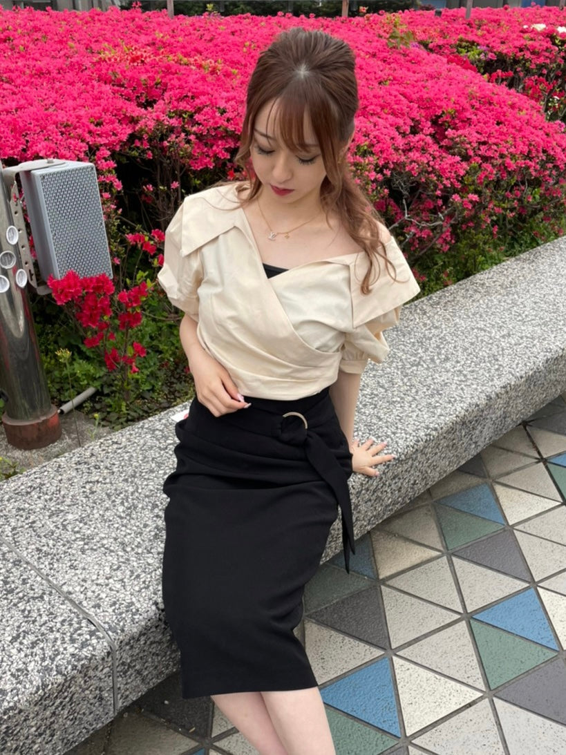 <b>ビッグカラーカシュクールトップス</b><br><font size="1">ウエスト部分が絞られていてスタイルアップできるカシュクールトップス。</font>