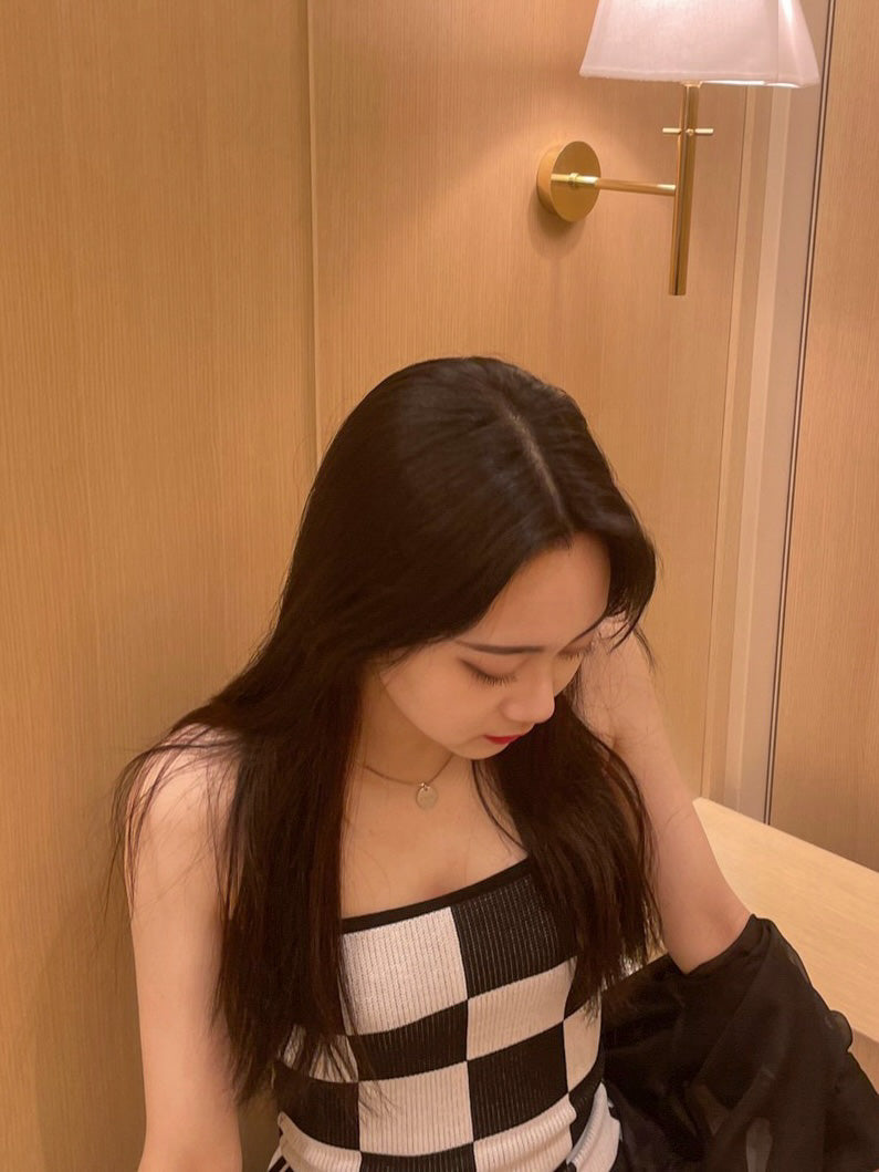 <b>タイトニットワンピース</b><br><font size="1">シルエットが女性らしさを引き立てます!</font>