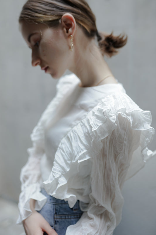 デザインフリルブラウス