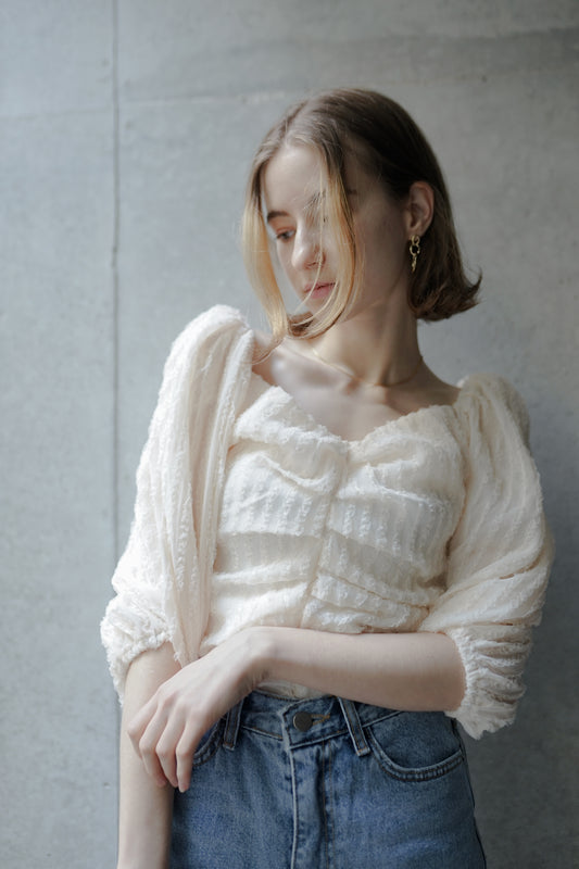 Vネックパフスリーブトップス