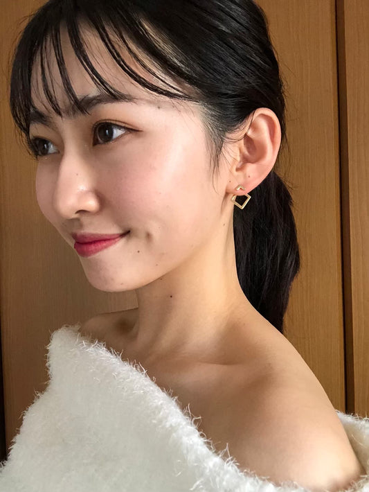 スクエアピアス