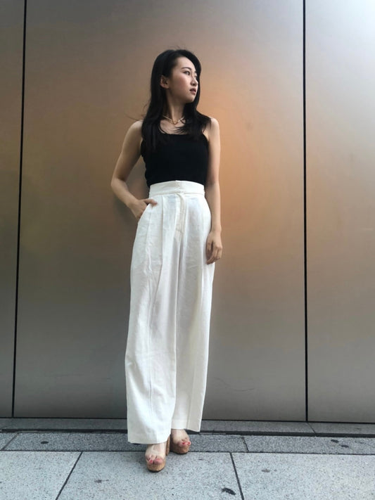 ホワイトワイドパンツ