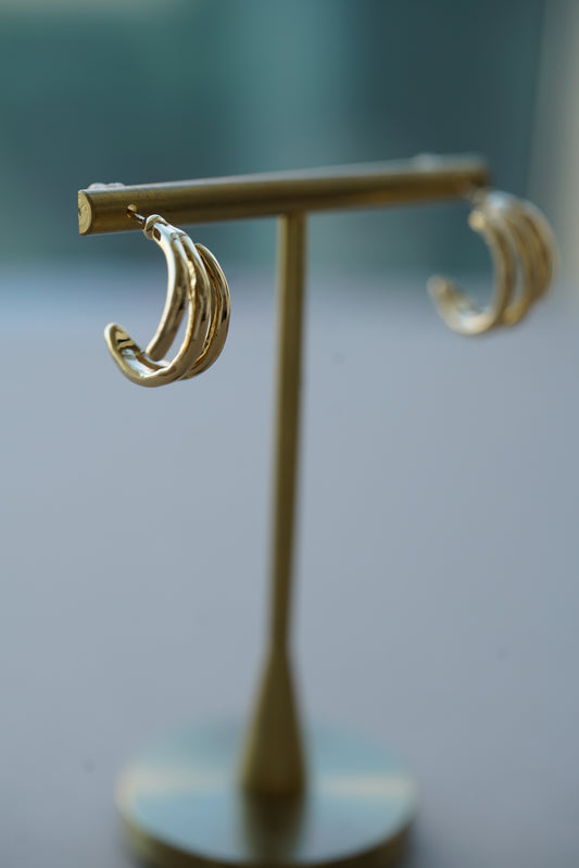 トリプルラインピアス