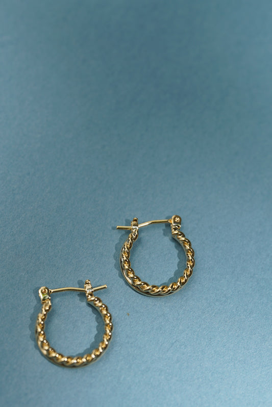 スモールダブルピアス