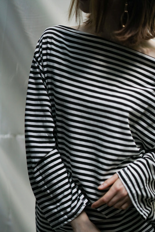 オフショルダーボーダートップス