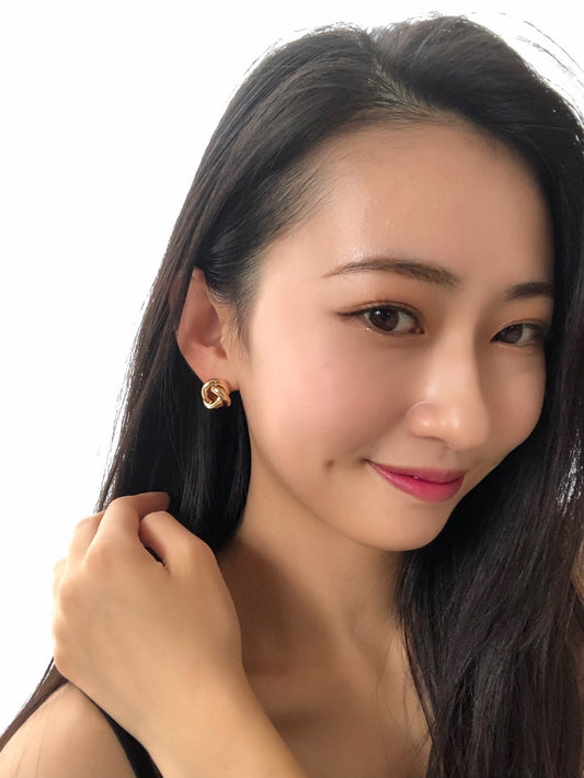 ツイストサークルピアス