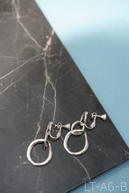 ニュアンスオバールピアス/イヤリング